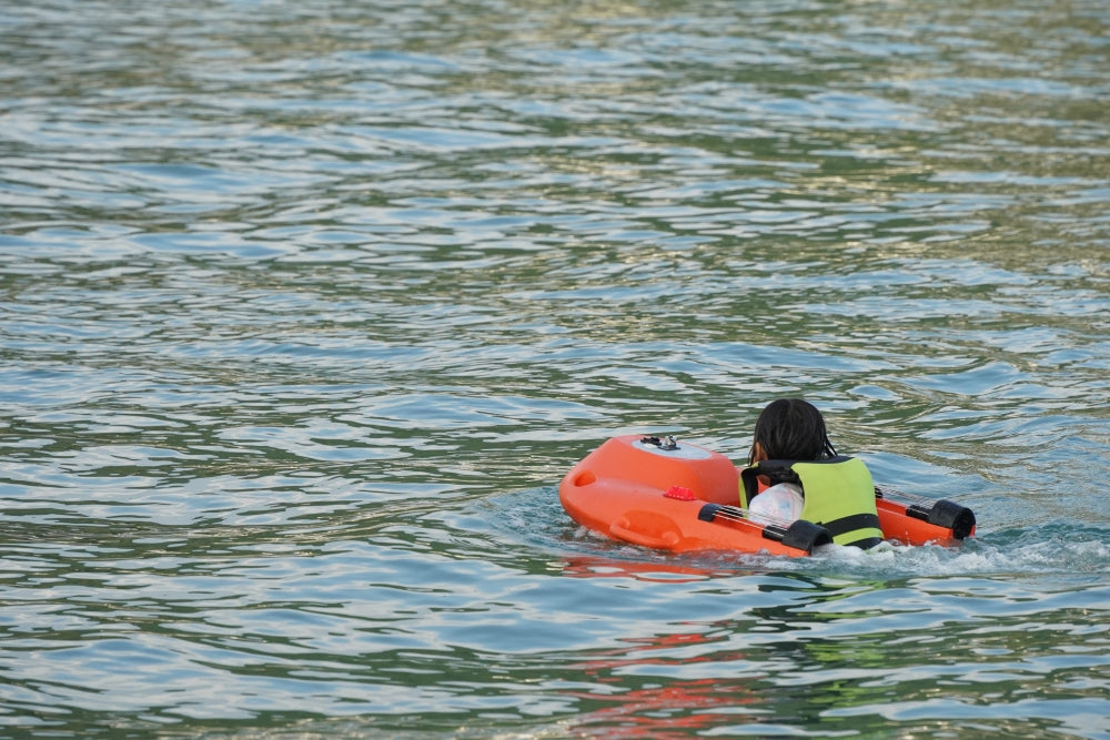 CSIN-X85 Intelligent Water Rescue Robot Remote Control Lifesaving Device